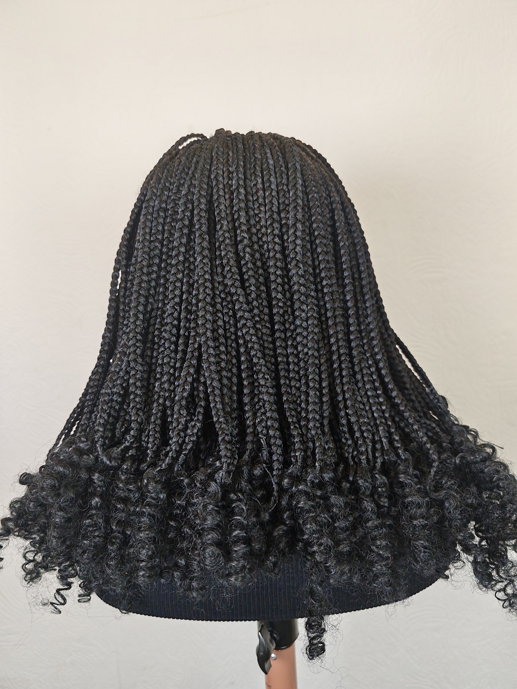 Frontal braided wig with curls - Image 3